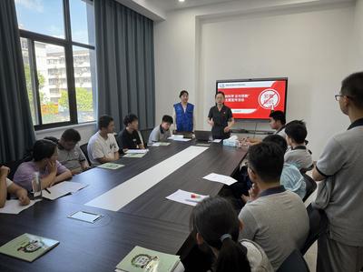 泰州姜堰羅塘街道“關(guān)愛(ài)之家”為青少年筑牢網(wǎng)絡(luò)安全“防護(hù)墻”