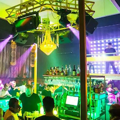 狗萬讓夜店客與近鄰在斯德哥爾摩的Underbara愉快相處
